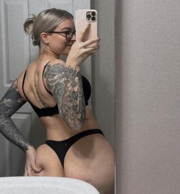 Krista, 24  female escort, Collegestation