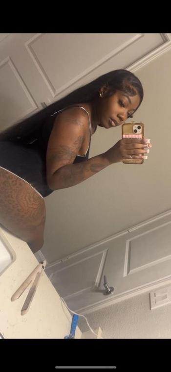 Lori, 24  female escort, College Station