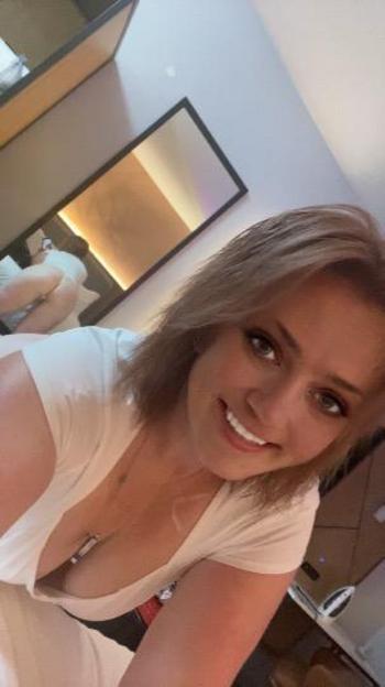 Anne, 38  female escort, College Station