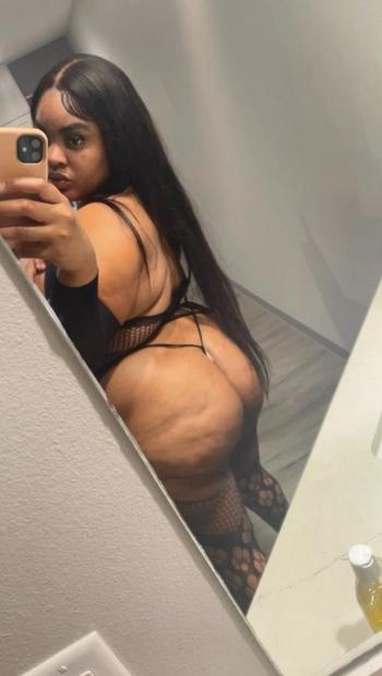 Kreamy Kween , 24  female escort, College Station