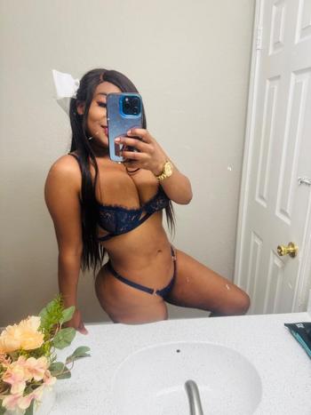 Rosi, 28  female escort, College Station