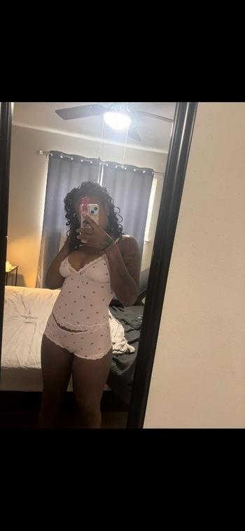 Rose, 26  female escort, College Station